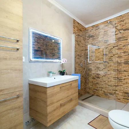 Kalmias By Interhome Cumbre del Sol